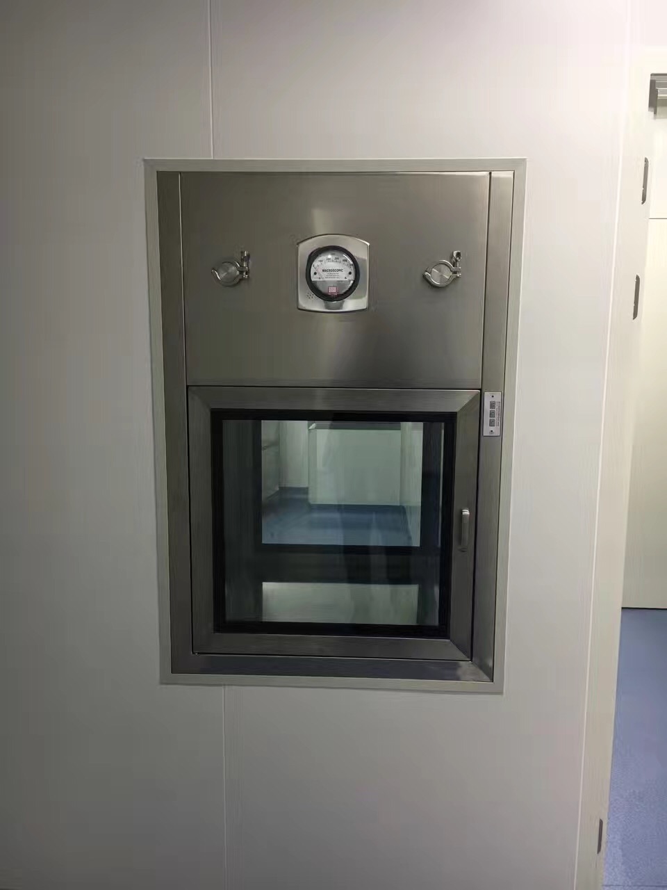 自净层流传递窗.JPG 自净层流传递窗.JPG