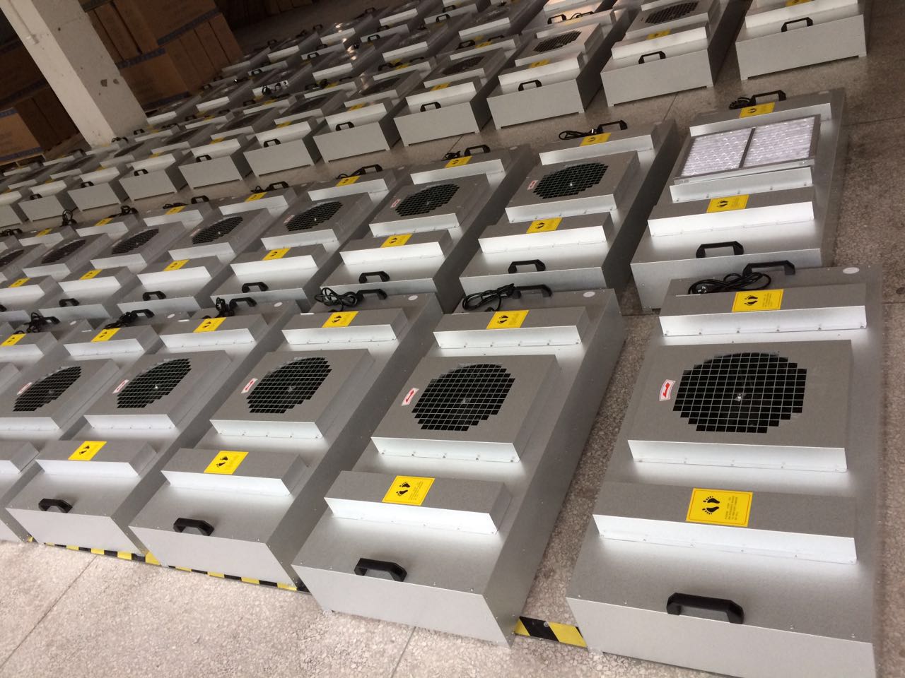 百级FFU机组.JPG 百级FFU机组.JPG